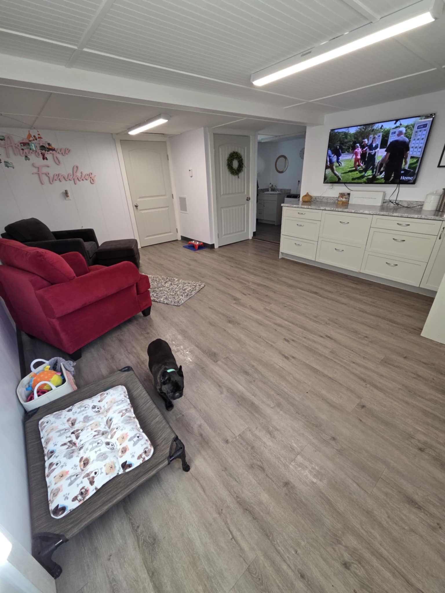 Artistique Acres Lodge - Moose Jaw - Dogs or Cats